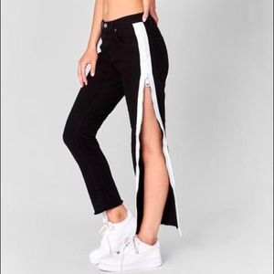 NWT Carmar Mia Zipper Jeans!